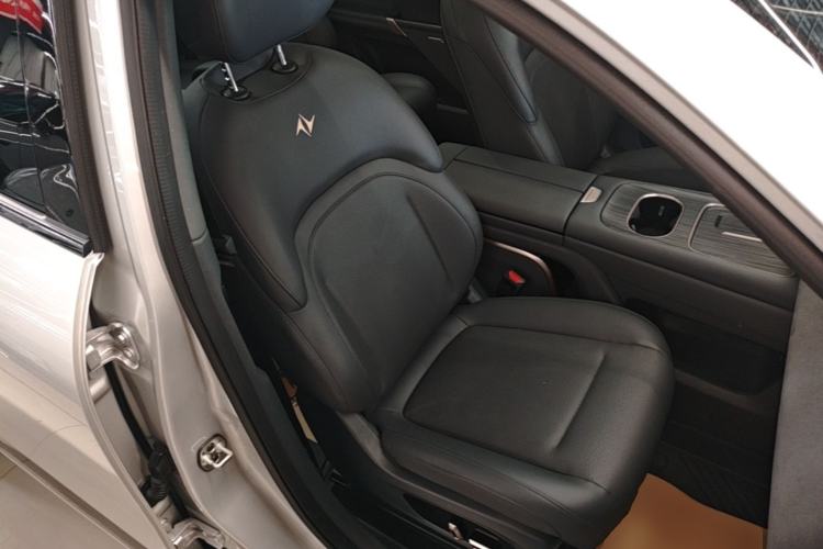 Used Dongfeng eπ eπ008 2024 210Max Range-Extended Version 6 Seats Right Front Seat