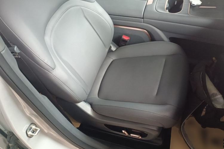 Used Dongfeng eπ eπ008 2024 210Max Range-Extended Version 6 Seats Right Front Seat