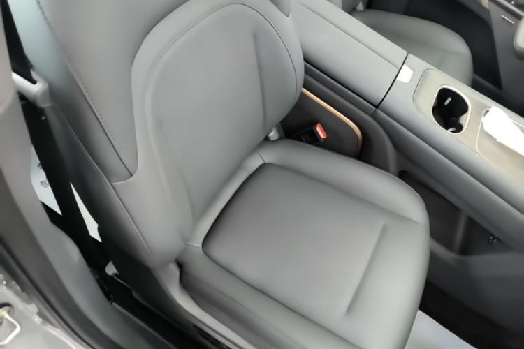 Used Dongfeng eπ eπ008 2024 210Max Range-Extended Version 6 Seats Right Front Seat
