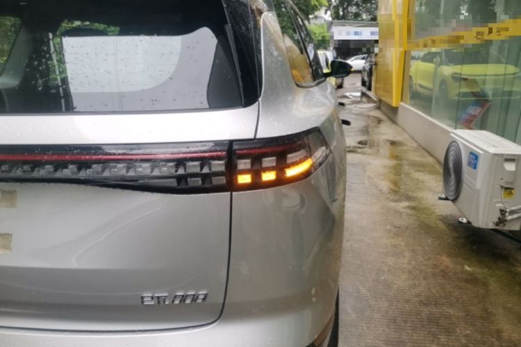 Used Dongfeng eπ eπ008 2024 636Max All-Electric Version 6 Seats Right Rear Taillight