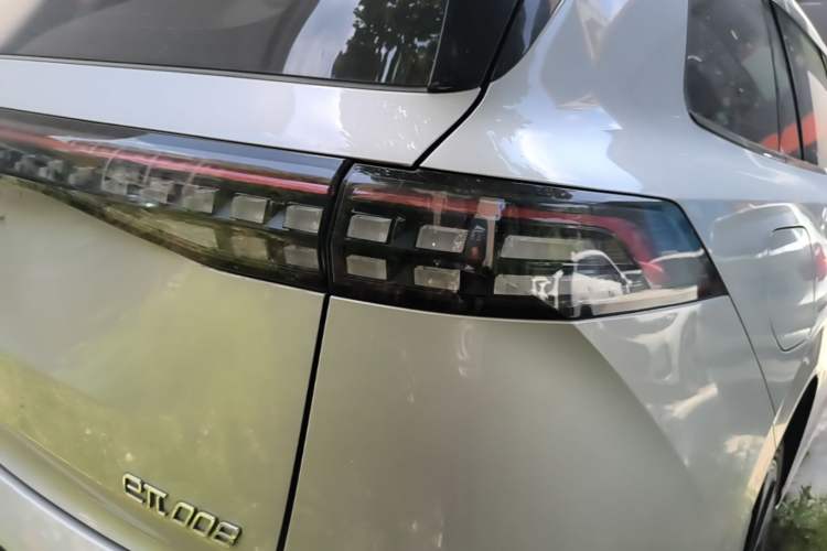 Used Dongfeng eπ eπ008 2024 210Max Range-Extended Version 6 Seats Right Rear Taillight
