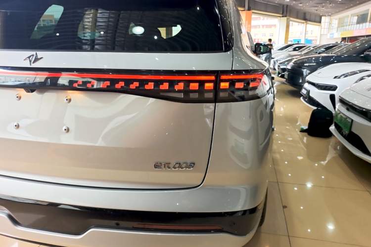 Used Dongfeng eπ eπ008 2024 210Max Range-Extended Version 6 Seats Right Rear Taillight