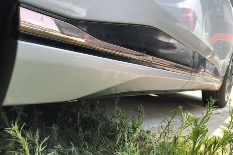 Used Dongfeng eπ eπ008 2024 210Max Range-Extended Version 6 Seats Right Side Sill