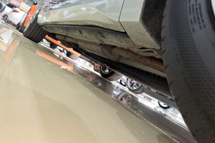 Used Dongfeng eπ eπ008 2024 210Max Range-Extended Version 6 Seats Right Side Sill