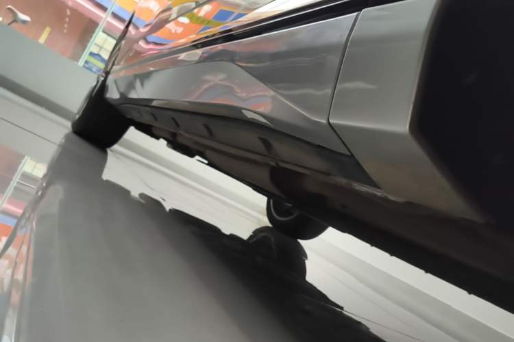 Used Dongfeng eπ eπ008 2024 210Max Range-Extended Version 6 Seats Right Side Sill