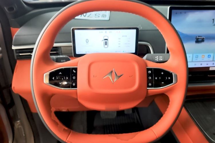 Used Dongfeng eπ eπ008 2024 210Max Range-Extended Version 6 Seats Steering Wheel