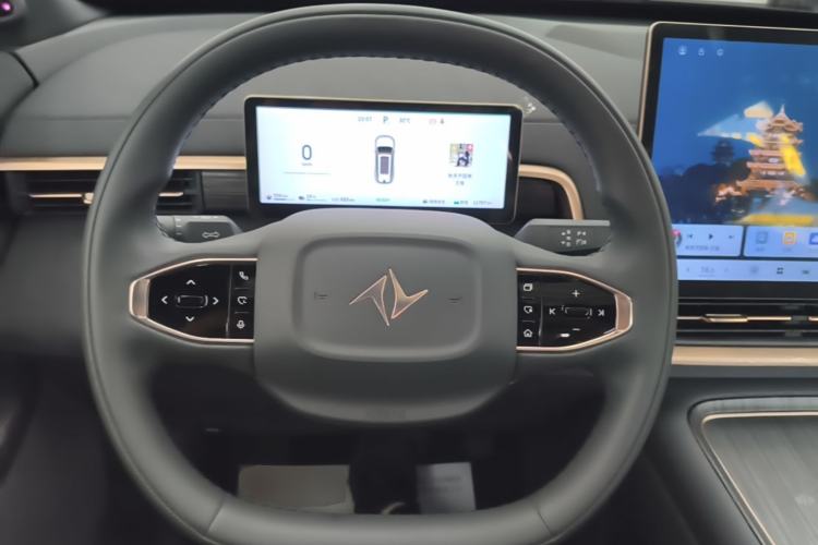 Used Dongfeng eπ eπ008 2024 210Max Range-Extended Version 6 Seats Steering Wheel