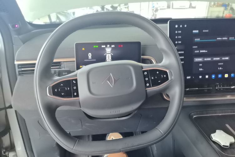 Used Dongfeng eπ eπ008 2024 210Max Range-Extended Version 6 Seats Steering Wheel