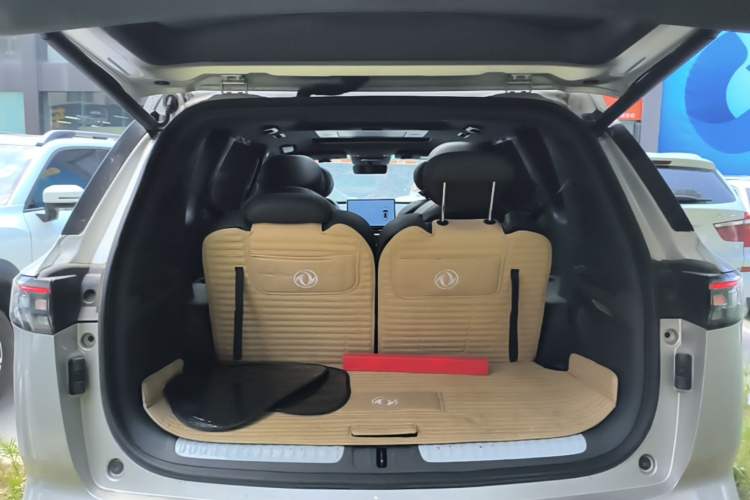 Used Dongfeng eπ eπ008 2024 210Max Range-Extended Version 6 Seats Trunk