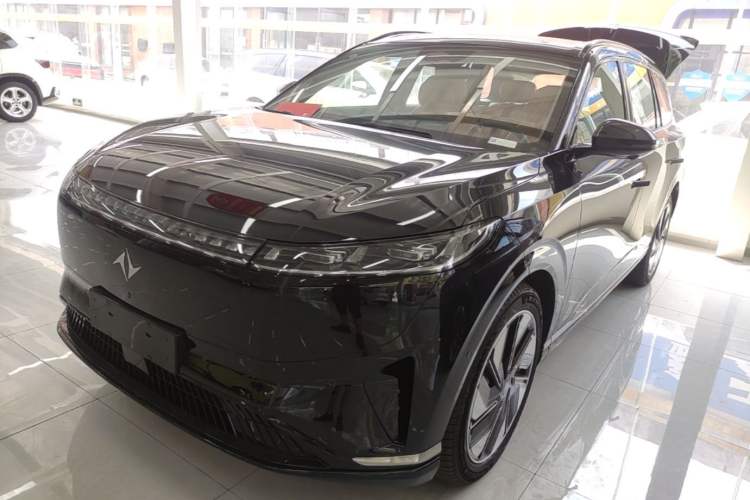 Dongfeng eπ eπ008 2025 210 Ultra Range-Extended Version 5 Seats