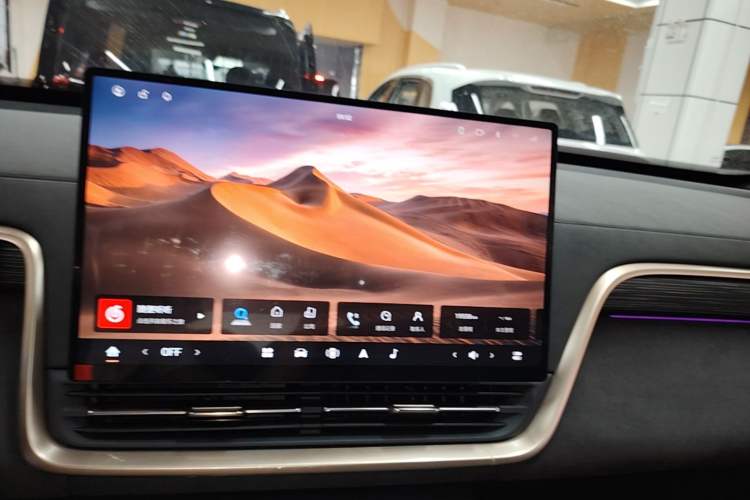 Used Dongfeng eπ eπ008 2025 210Ultra LikeYi Edition 6-Seater Audio And AC Panel
