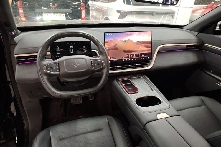 Used Dongfeng eπ eπ008 2025 210Ultra LikeYi Edition 6-Seater Center Console