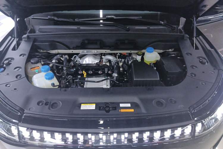 Used Dongfeng eπ eπ008 2025 210 Ultra LikeYi Edition 5-Seater Engine Bay