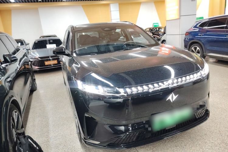 Used Dongfeng eπ eπ008 2025 210Ultra LikeYi Edition 6-Seater Front Right 45 Deg