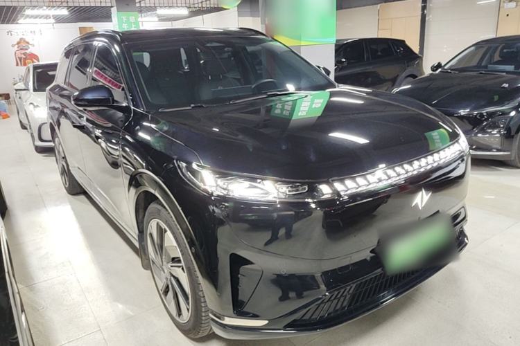 Used Dongfeng eπ eπ008 2025 636Ultra All-Electric Version 5 Seats Front Right 45 Deg