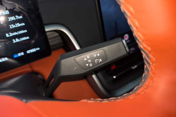 Used Dongfeng eπ eπ008 2025 210Ultra LikeYi Edition 6-Seater Gear Lever