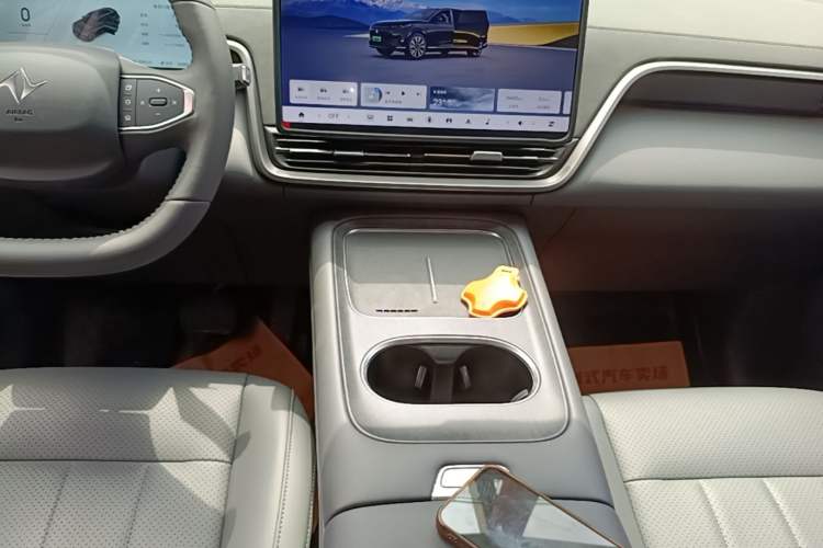 Used Dongfeng eπ eπ008 2025 210Ultra LikeYi Edition 6-Seater Gear Lever