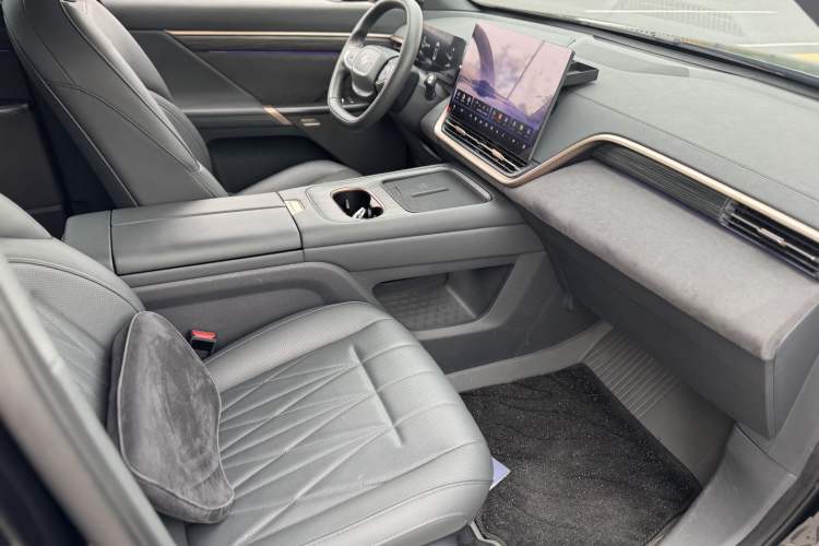 Used Dongfeng eπ eπ008 2025 636Ultra All-Electric Version 5 Seats Interior 4