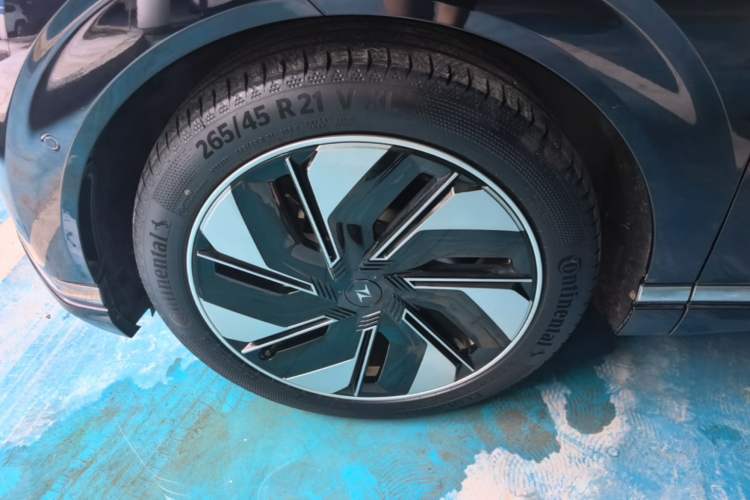 Used Dongfeng eπ eπ008 2025 210Ultra LikeYi Edition 6-Seater Left Front Wheel Hub