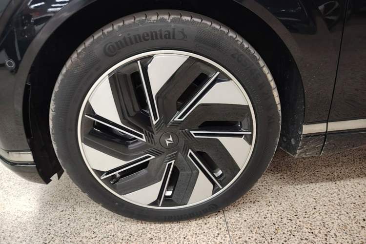 Used Dongfeng eπ eπ008 2025 210Ultra LikeYi Edition 6-Seater Left Front Wheel Hub