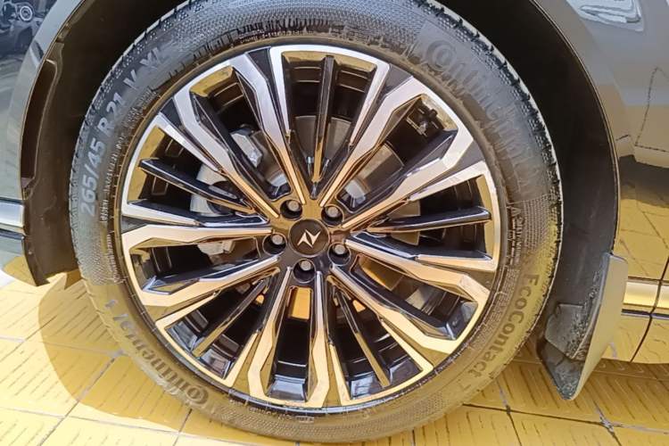 Used Dongfeng eπ eπ008 2025 210Ultra LikeYi Edition 6-Seater Left Front Wheel Hub