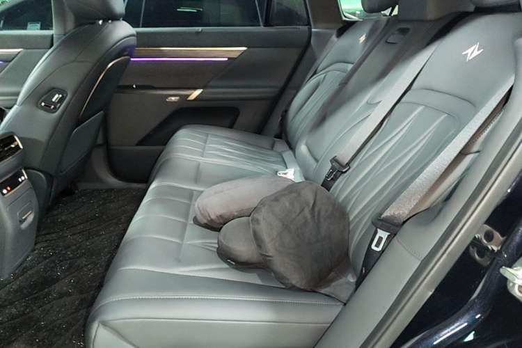 Used Dongfeng eπ eπ008 2025 636Ultra All-Electric Version 5 Seats Left Rear Seat