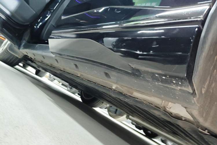 Used Dongfeng eπ eπ008 2025 636Ultra All-Electric Version 5 Seats Left Side Sill