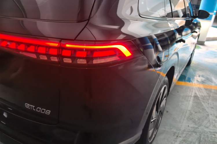 Used Dongfeng eπ eπ008 2025 210Ultra LikeYi Edition 6-Seater Right Rear Taillight