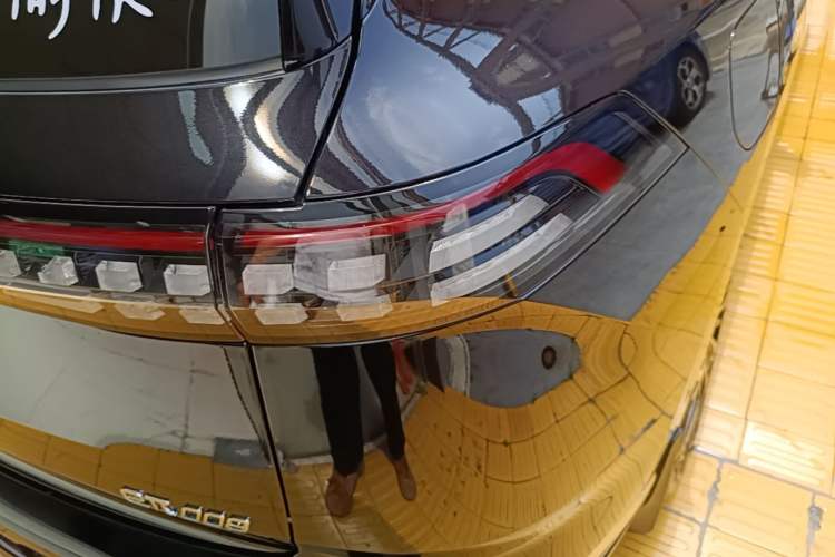 Used Dongfeng eπ eπ008 2025 210Ultra LikeYi Edition 6-Seater Right Rear Taillight