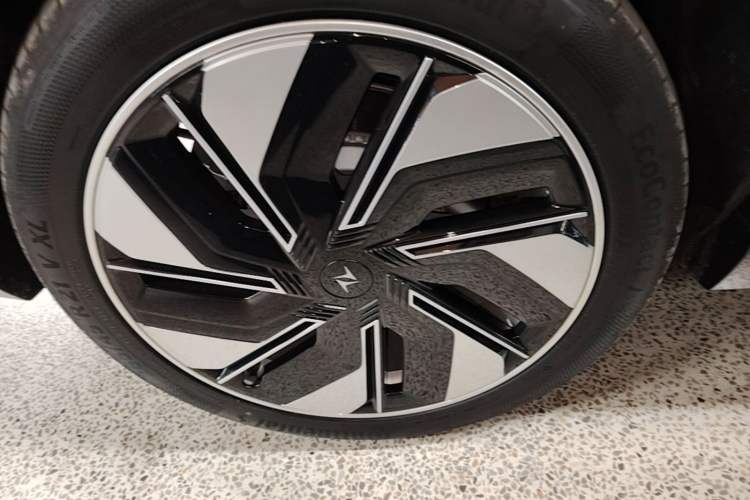 Used Dongfeng eπ eπ008 2025 210Ultra LikeYi Edition 6-Seater Right Rear Wheel Hub