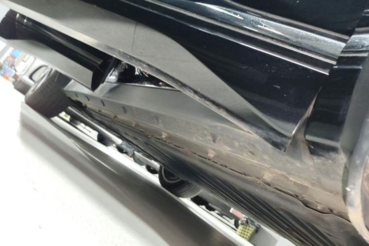 Used Dongfeng eπ eπ008 2025 636Ultra All-Electric Version 5 Seats Right Side Sill