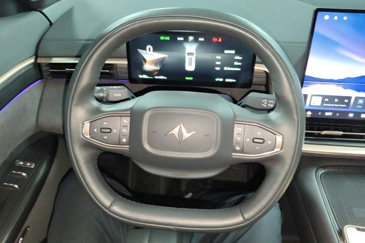 Used Dongfeng eπ eπ008 2025 636Ultra All-Electric Version 5 Seats Steering Wheel