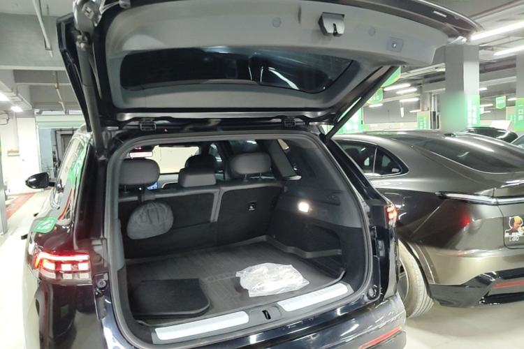 Used Dongfeng eπ eπ008 2025 636Ultra All-Electric Version 5 Seats Trunk