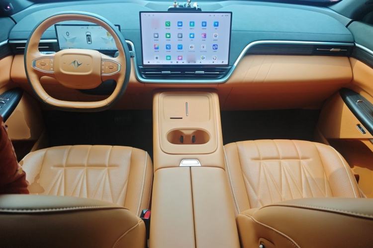 Used Dongfeng eπ eπ008 2025 210 Ultra LikeYi Edition 5-Seater Center Console