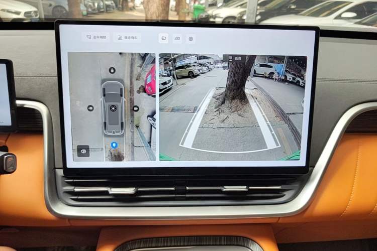 Used Dongfeng eπ eπ008 2025 210 Ultra Range-Extended Version 5 Seats Audio And AC Panel