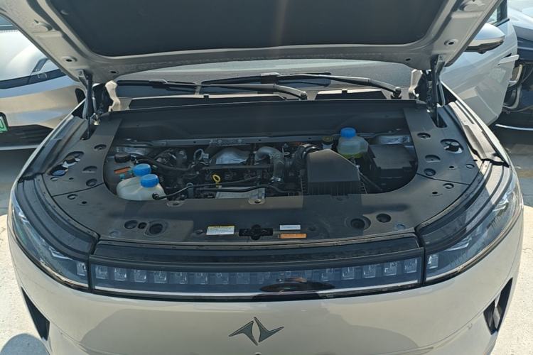 Used Dongfeng eπ eπ008 2025 210 Ultra Range-Extended Version 5 Seats Engine Bay