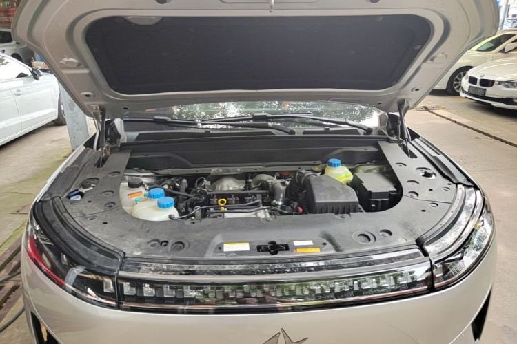 Used Dongfeng eπ eπ008 2025 210 Ultra Range-Extended Version 5 Seats Engine Bay