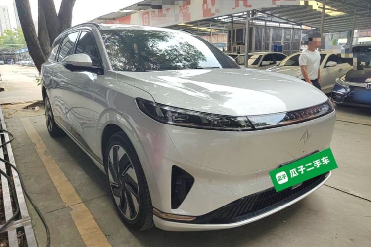 Used Dongfeng eπ eπ008 2025 210 Ultra Range-Extended Version 5 Seats Front Right 45 Deg
