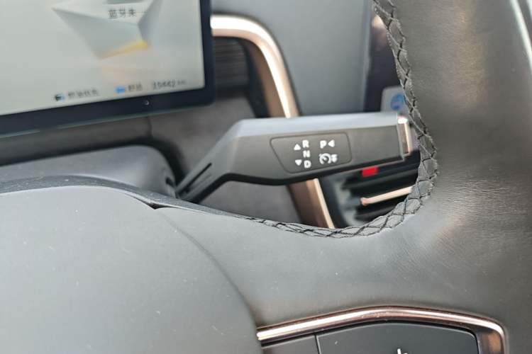 Used Dongfeng eπ eπ008 2025 210 Ultra Range-Extended Version 5 Seats Gear Lever