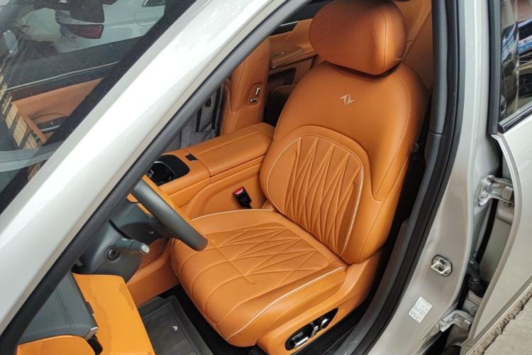 Used Dongfeng eπ eπ008 2025 210 Ultra Range-Extended Version 5 Seats Left Front Seat