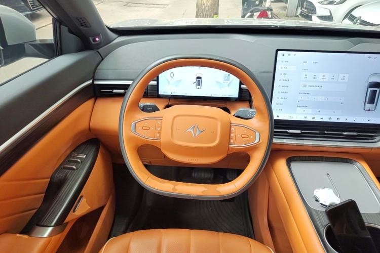 Used Dongfeng eπ eπ008 2025 210 Ultra Range-Extended Version 5 Seats Steering Wheel