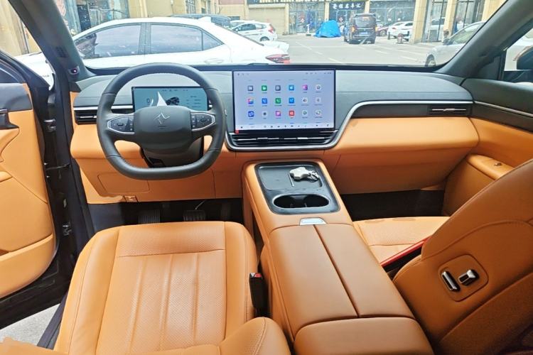 Used Dongfeng eπ eπ008 2025 636Ultra Smart Drive Version 6 Seats Center Console