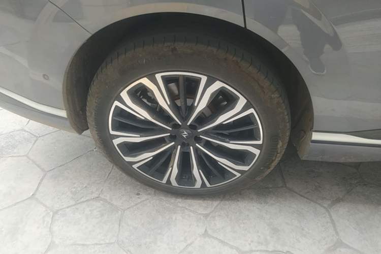Used Dongfeng eπ eπ008 2025 636Ultra All-Electric Version 6 Seats Exterior 5