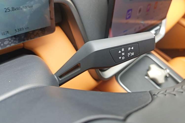 Used Dongfeng eπ eπ008 2025 636Ultra Smart Drive Version 6 Seats Gear Lever