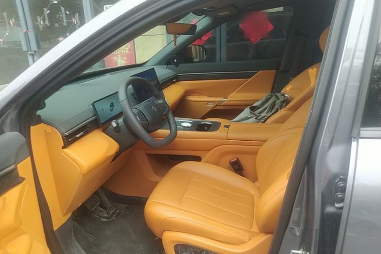 Used Dongfeng eπ eπ008 2025 636Ultra All-Electric Version 6 Seats Left Front Seat