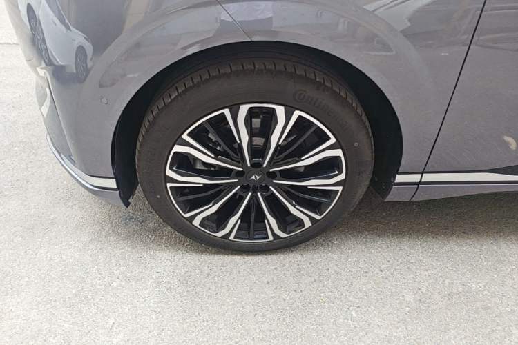 Used Dongfeng eπ eπ008 2025 636Ultra Smart Drive Version 6 Seats Left Front Wheel Hub