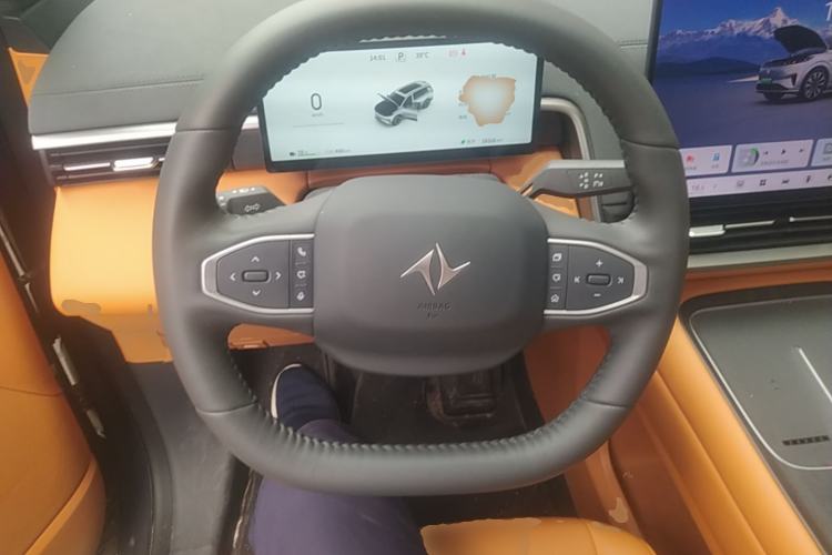 Used Dongfeng eπ eπ008 2025 636Ultra All-Electric Version 6 Seats Steering Wheel