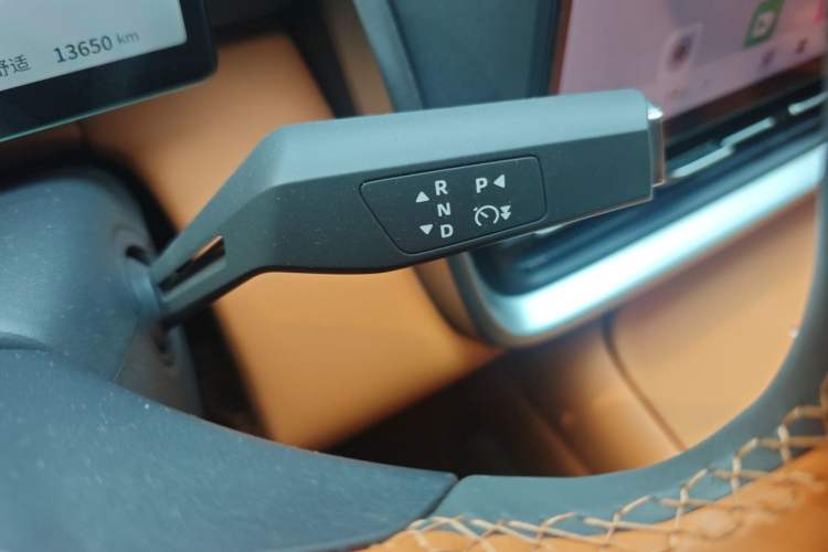 Used Dongfeng eπ eπ008 2025 210 Ultra LikeYi Edition 5-Seater Gear Lever
