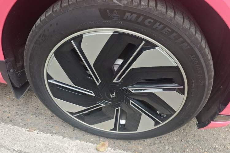 Used Dongfeng eπ eπ008 2025 210 Ultra LikeYi Edition 5-Seater Right Front Wheel Hub