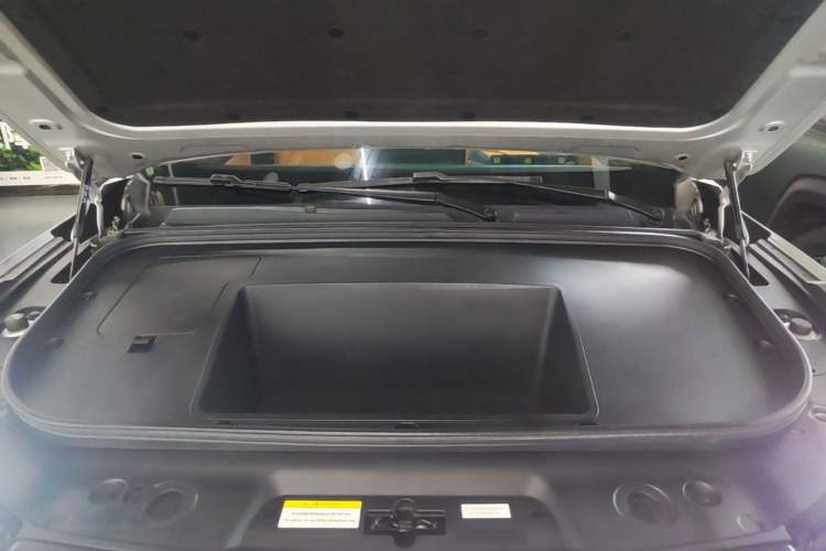 Used Dongfeng eπ eπ008 2025 636Ultra Smart Drive Version 5 Seats Engine Bay